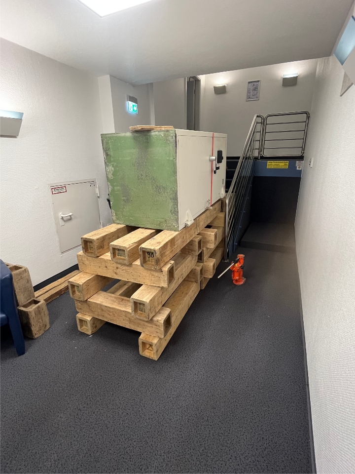 Transport Panzergeldschrank - Butzki & Steffen Schwerlasthandling - tresorschubser.de